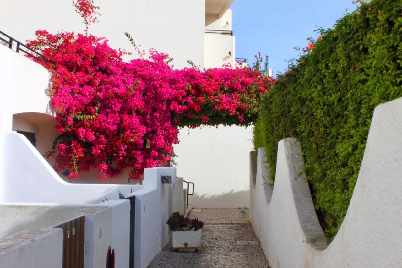 Cozy And Stylish Studio Apt Just 800M From The Beach - New On Booking! Albufeira Exterior photo
